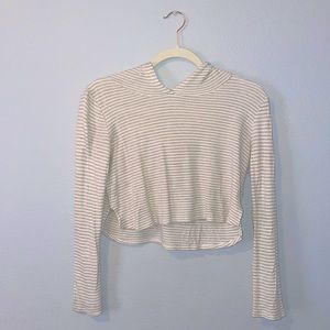 Long sleeve hooded crop top